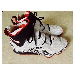Nike Zoom Sz 9.5 Lebron 4 Graffiti 17 EP Sneaker In Black Red White